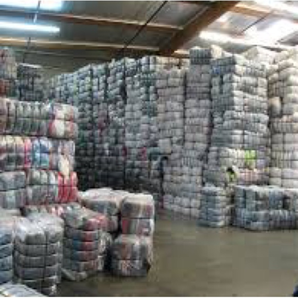 Wholesale clothes blind lot